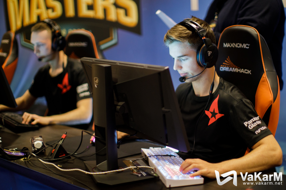 dev1ce devra regarder Astralis finir l’année sans lui